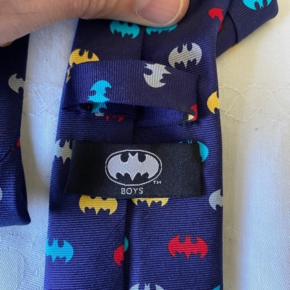 Batman Youth Colorful Bat Signal 100% Silk Tie Boys Purple Standard - Picture 4 of 7